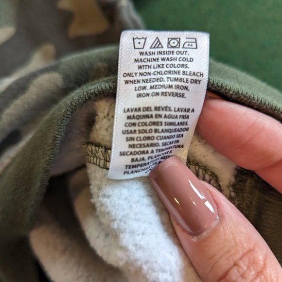 Garanimals Camouflage Sweatshirt Size 3T 💙 - Picture 3 of 5